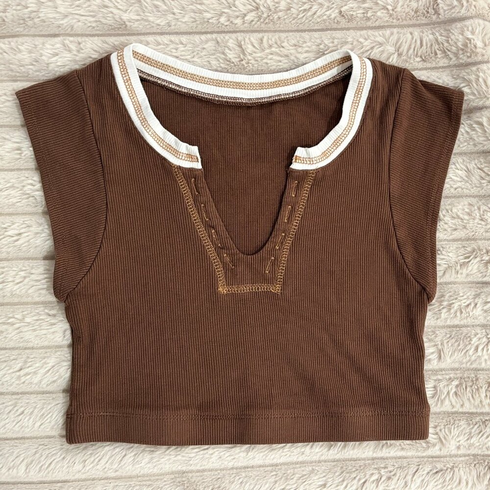 🤎Ribbed Brown Crop Top XS Contrast Trim V Neck Fitted Baby Tee Y2K